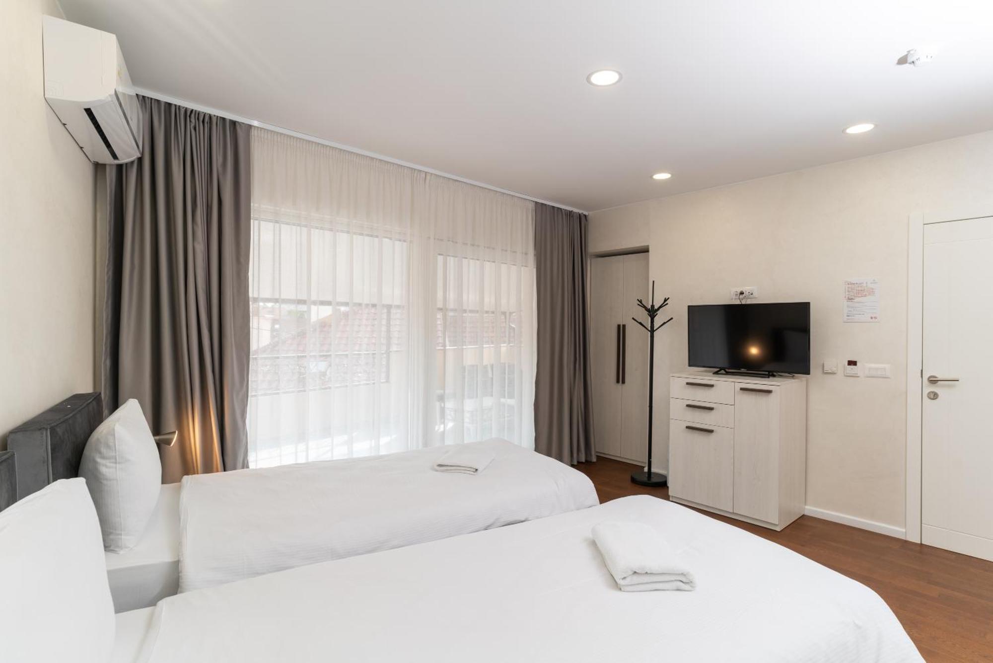 Ornament Hotel And Apartments Сараево Экстерьер фото