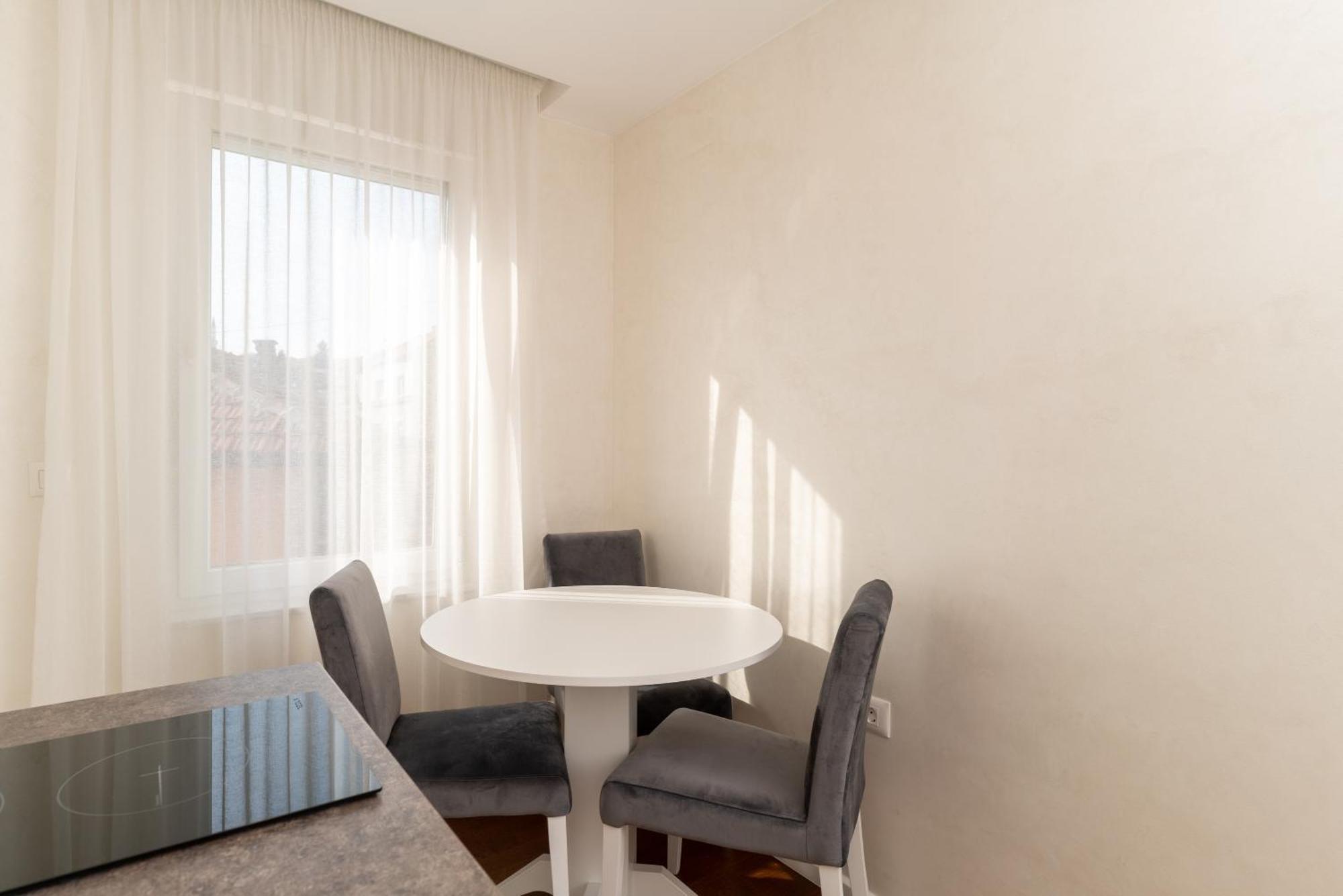 Ornament Hotel And Apartments Сараево Экстерьер фото