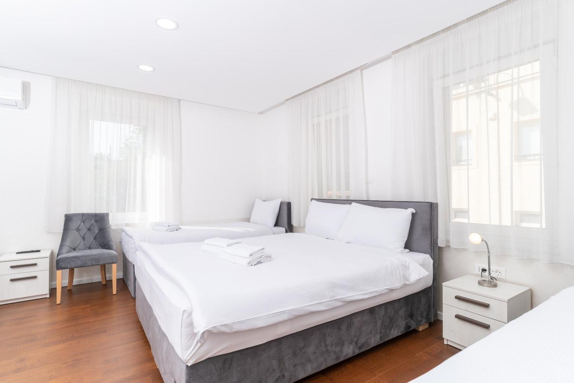 Ornament Hotel And Apartments Сараево Экстерьер фото