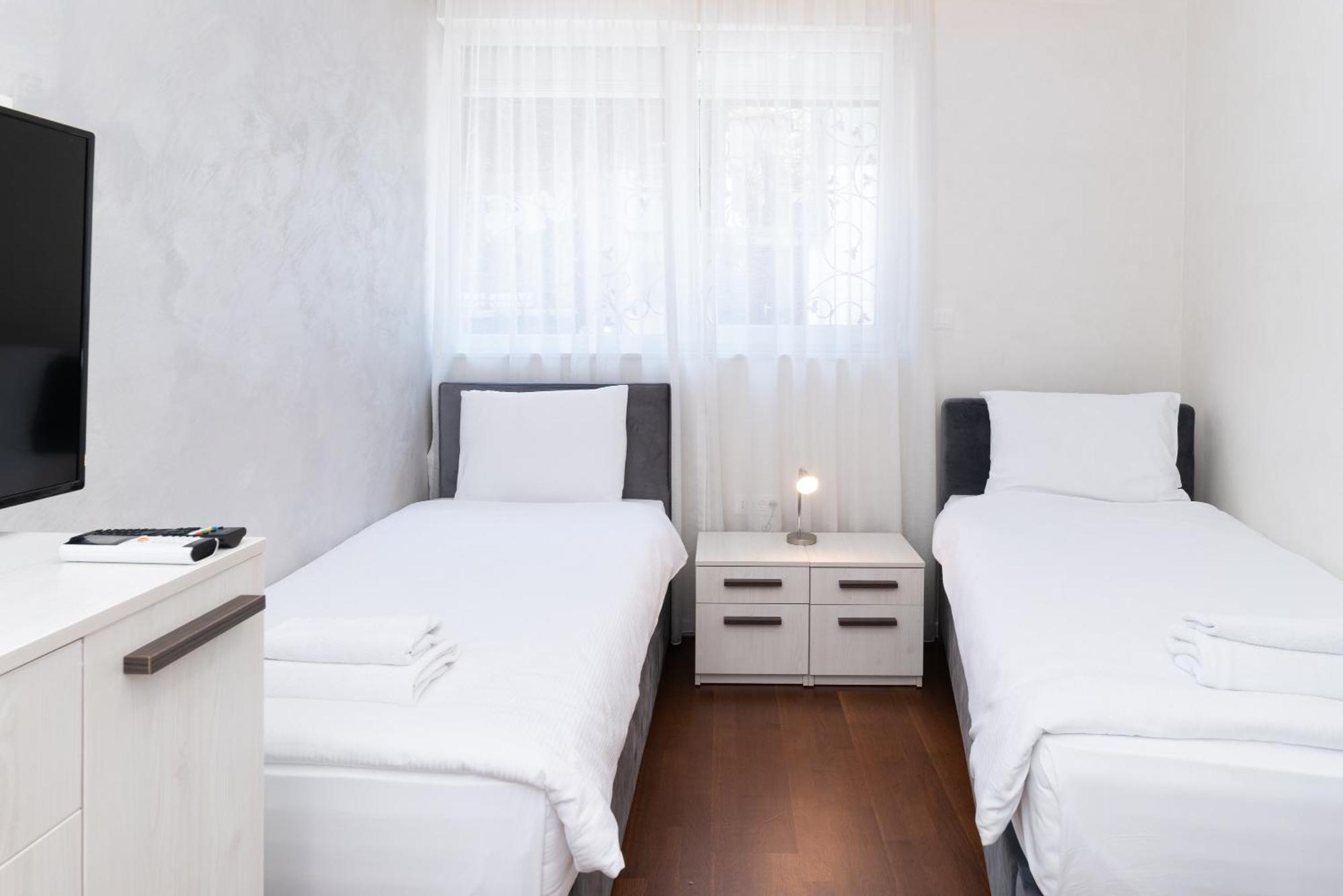 Ornament Hotel And Apartments Сараево Экстерьер фото