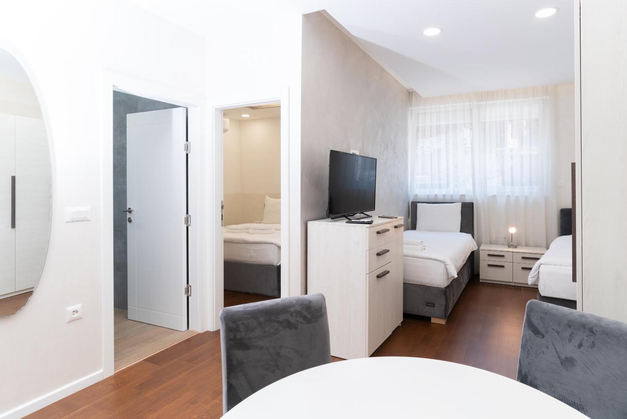 Ornament Hotel And Apartments Сараево Экстерьер фото
